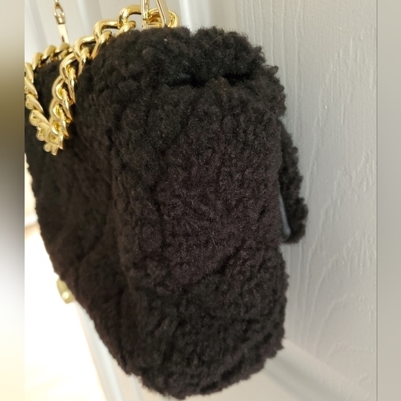 Urban Expressions Corriedale Crossbody in black - Picture 11 of 14